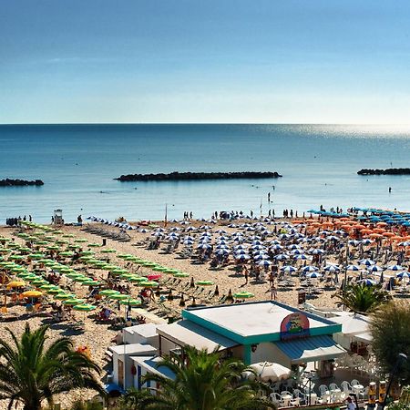 Hotel Continental Сан-Бенедетто-дель-Тронто Екстер'єр фото